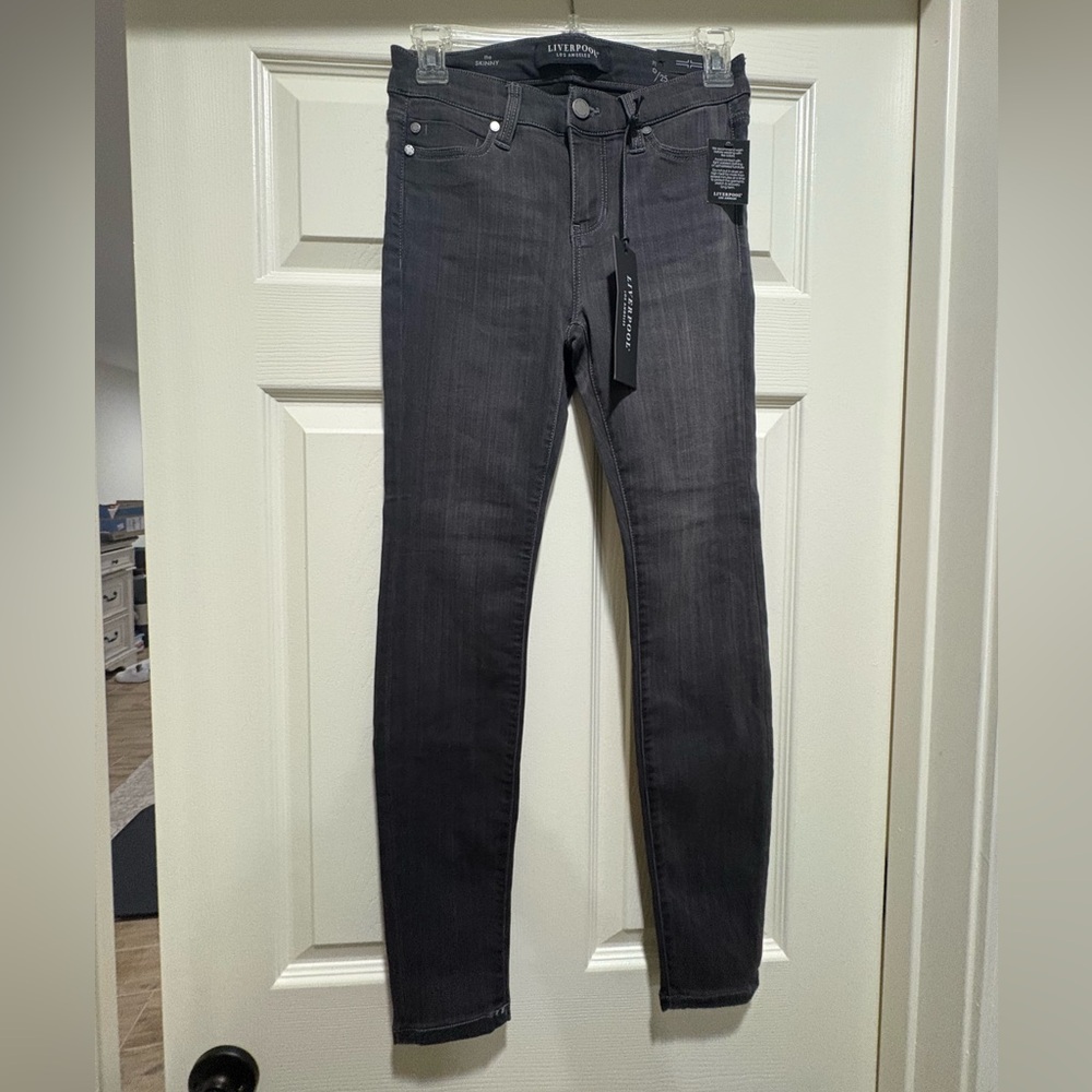 0/25 Petite Liverpool LA Kaylee Skinny Jean in color meteorite wash NWT